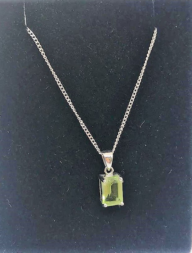 9ct white gold pendant