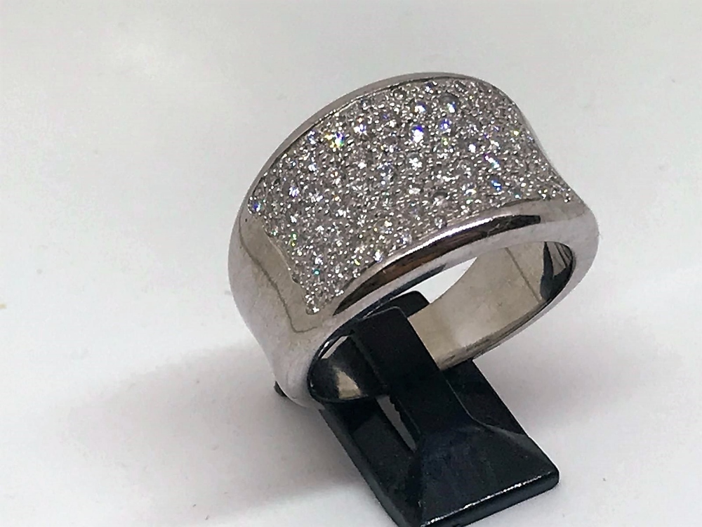 18ct white gold diamond pave set ring - Image 2 of 3