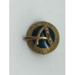 Vintage 9ct yellow gold Avon honour brooch