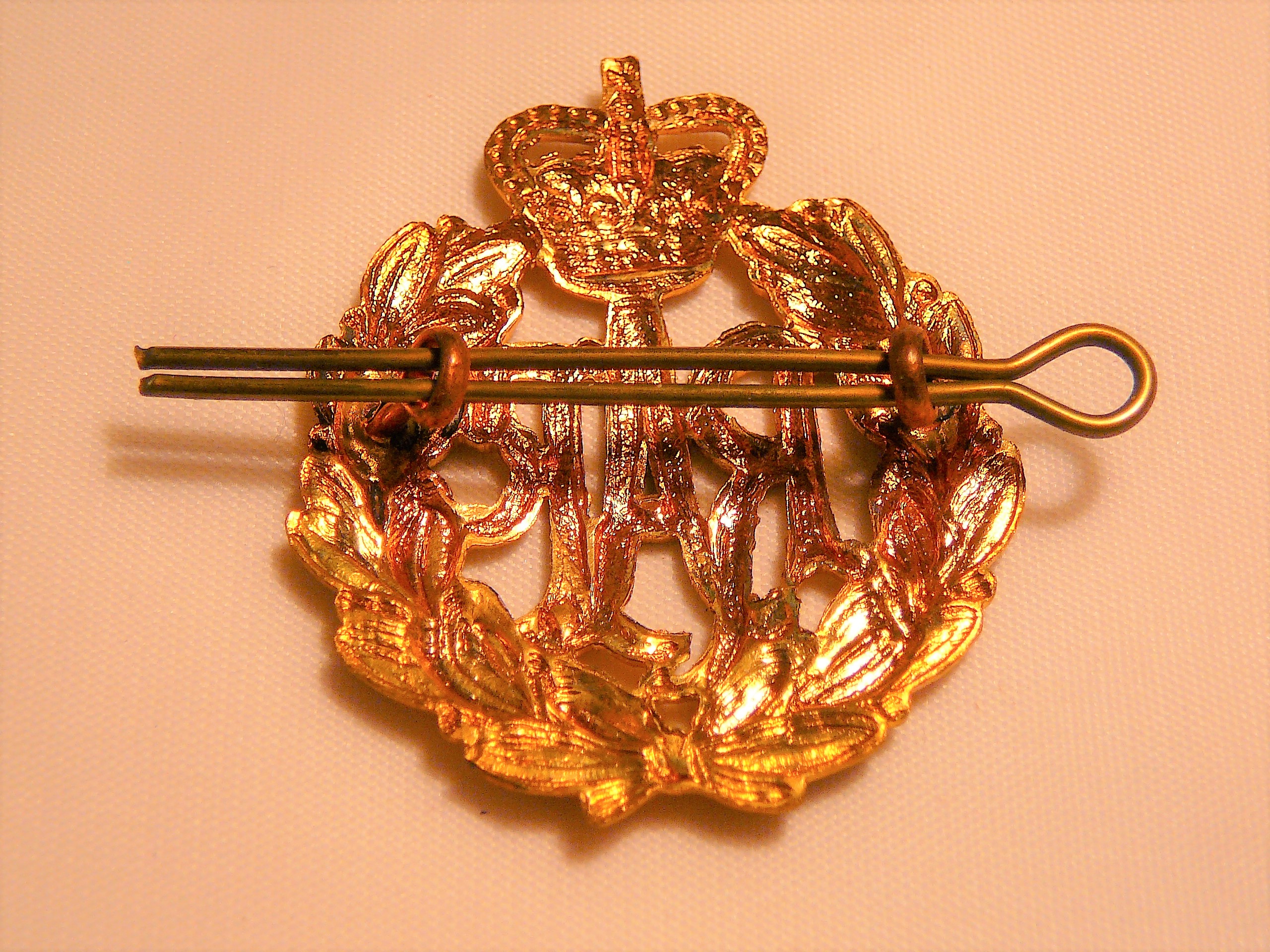 RAF cap badge - Image 2 of 2