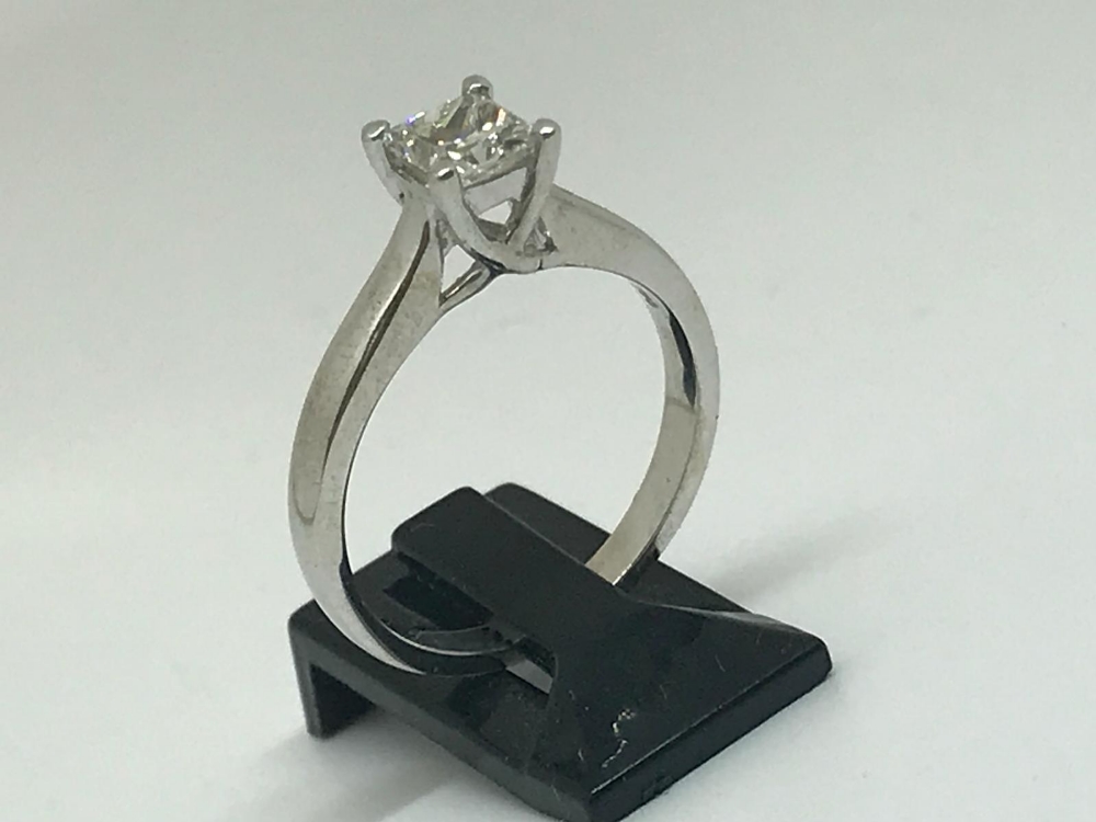 18ct white gold diamond solitaire ring - Image 3 of 3