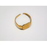 9ct yellow gold gents signet ring