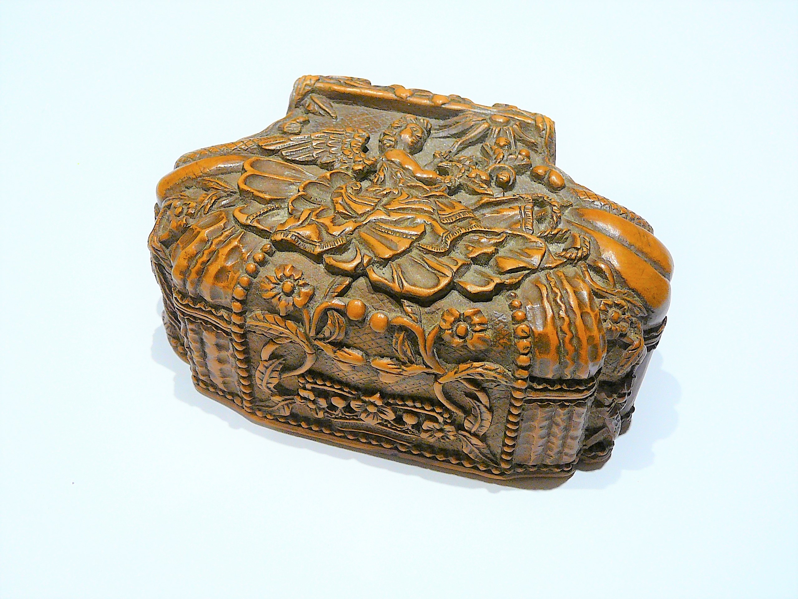 Carved boxwood trinket box - Image 9 of 9