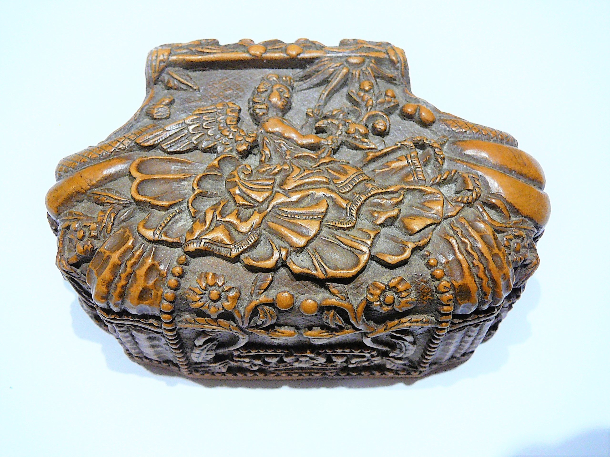 Carved boxwood trinket box - Image 4 of 9