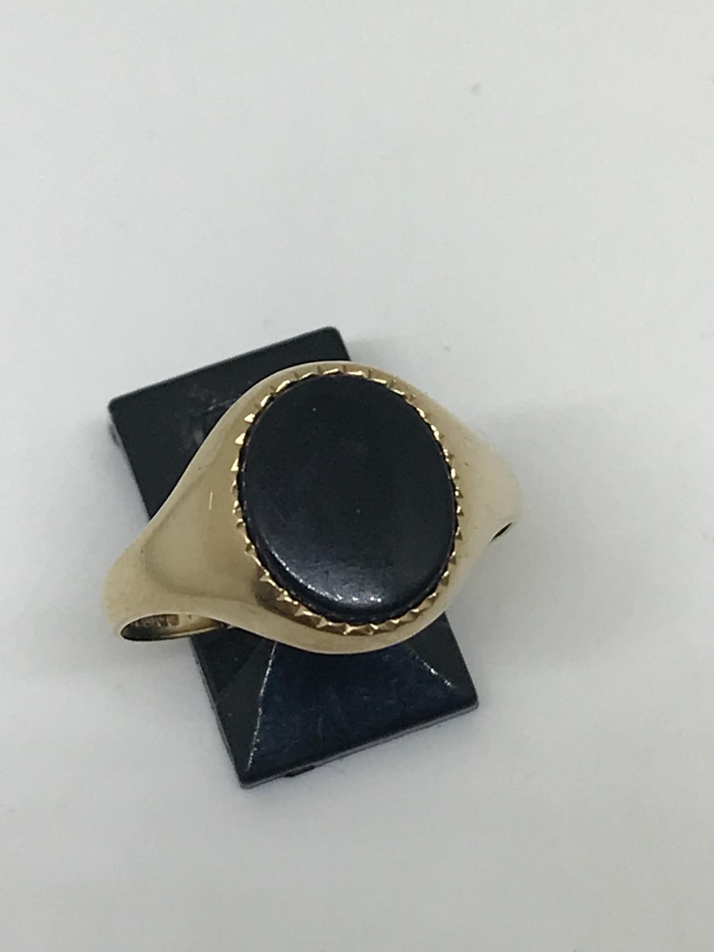 9ct gold black onyx signet ring