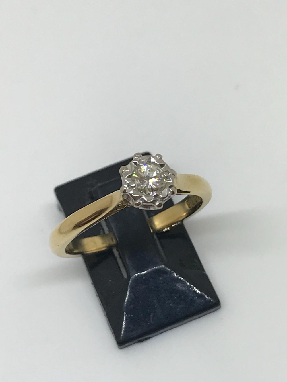 18ct gold and diamond ring - Image 3 of 3