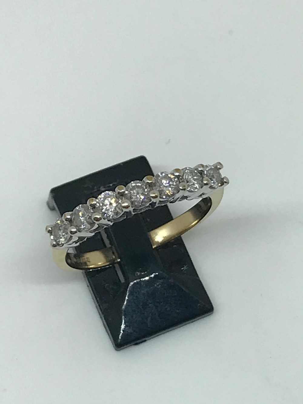 9ct gold and diamond ring - Image 2 of 2