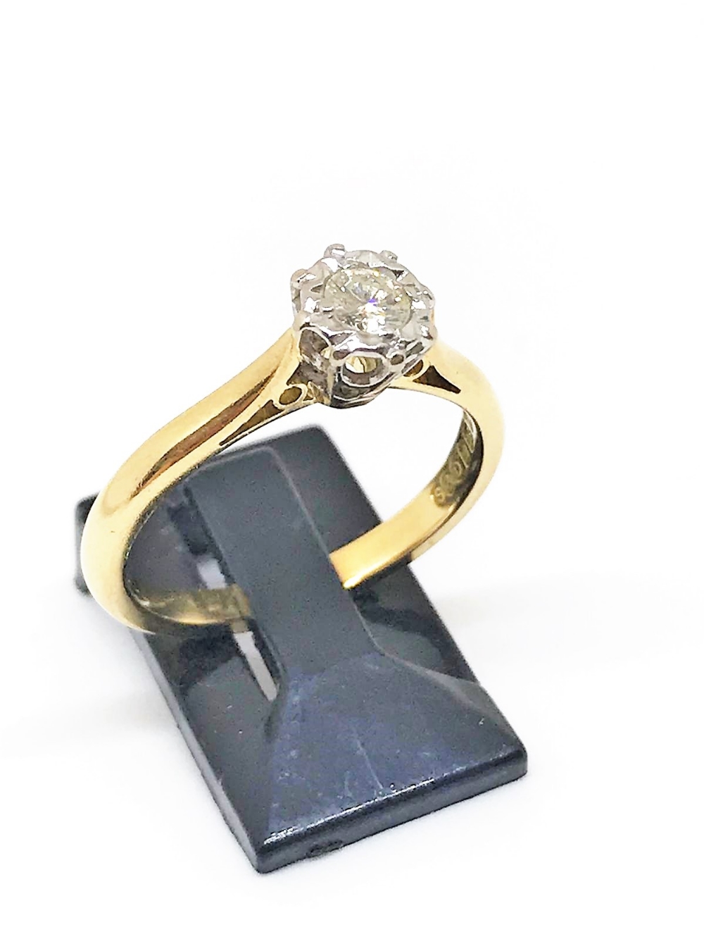 18ct gold and diamond ring