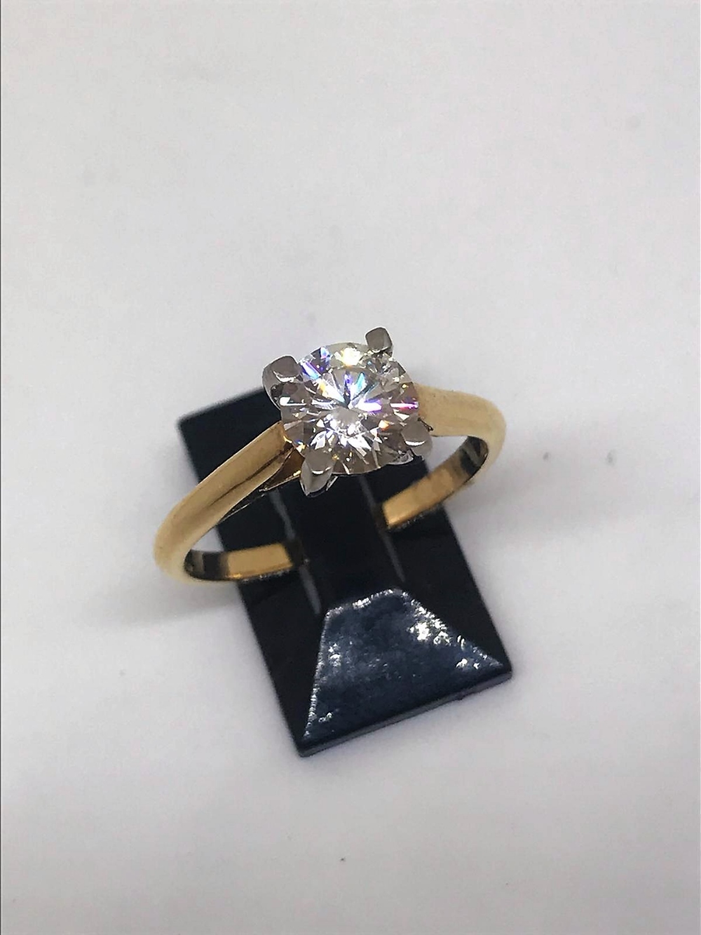 18ct gold diamond ring - Image 2 of 3