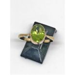 9ct gold peridot ring