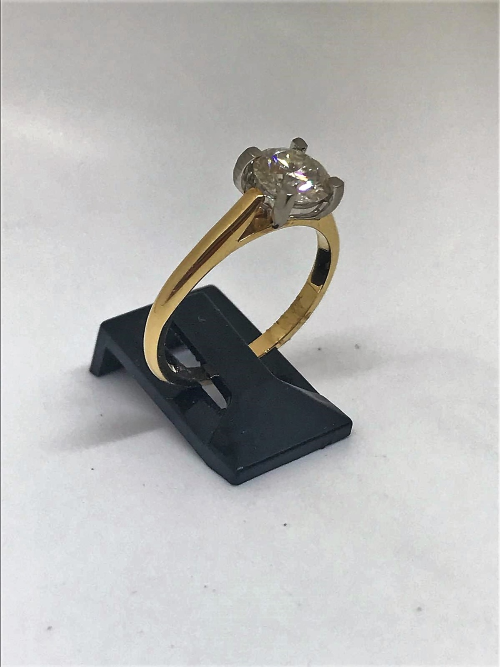 18ct gold diamond ring