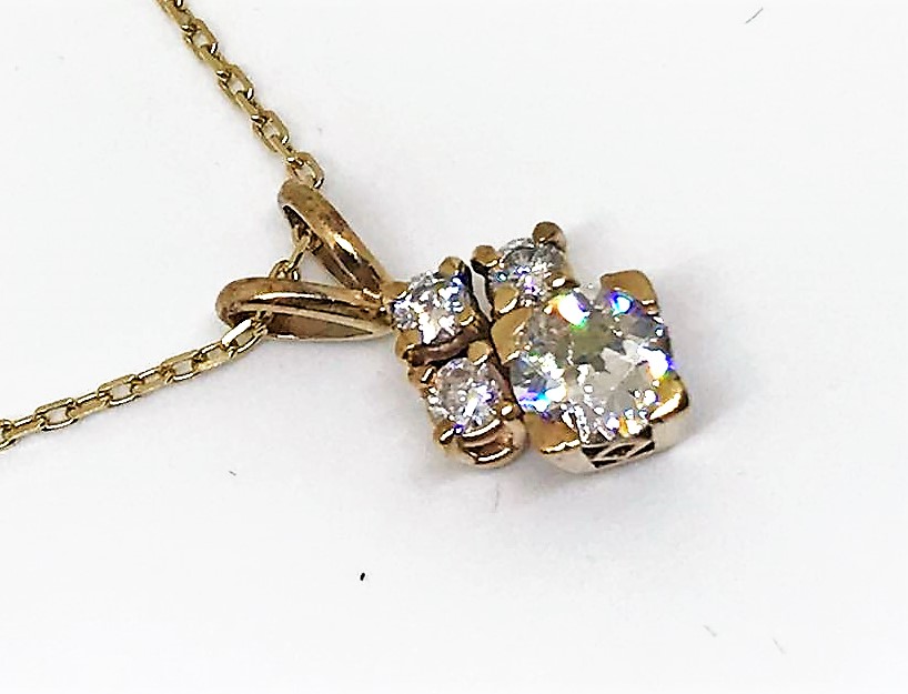 9ct gold / diamond pendant - Image 2 of 2