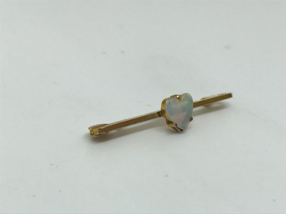 9ct gold opal brooch