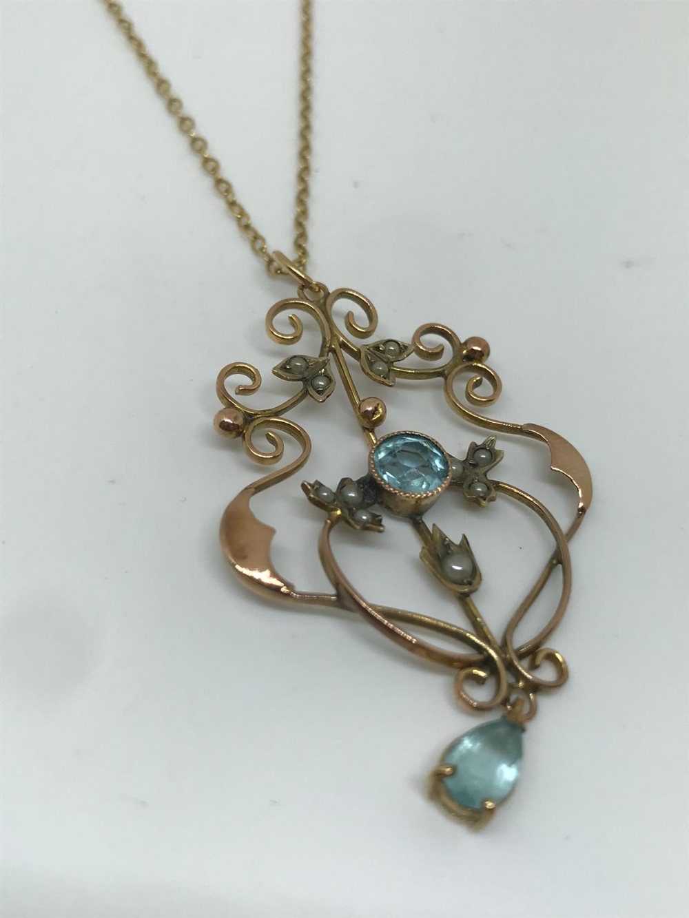 9ct gold pearl and blue stone pendant and chain - Image 2 of 2