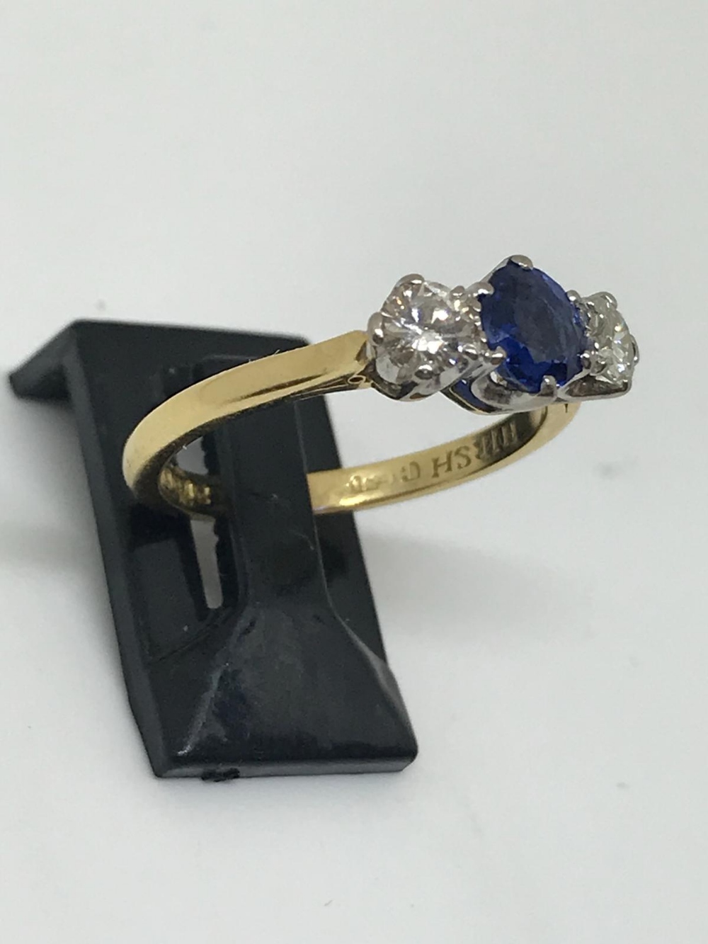 18ct gold sapphire and diamond ring - Image 3 of 3