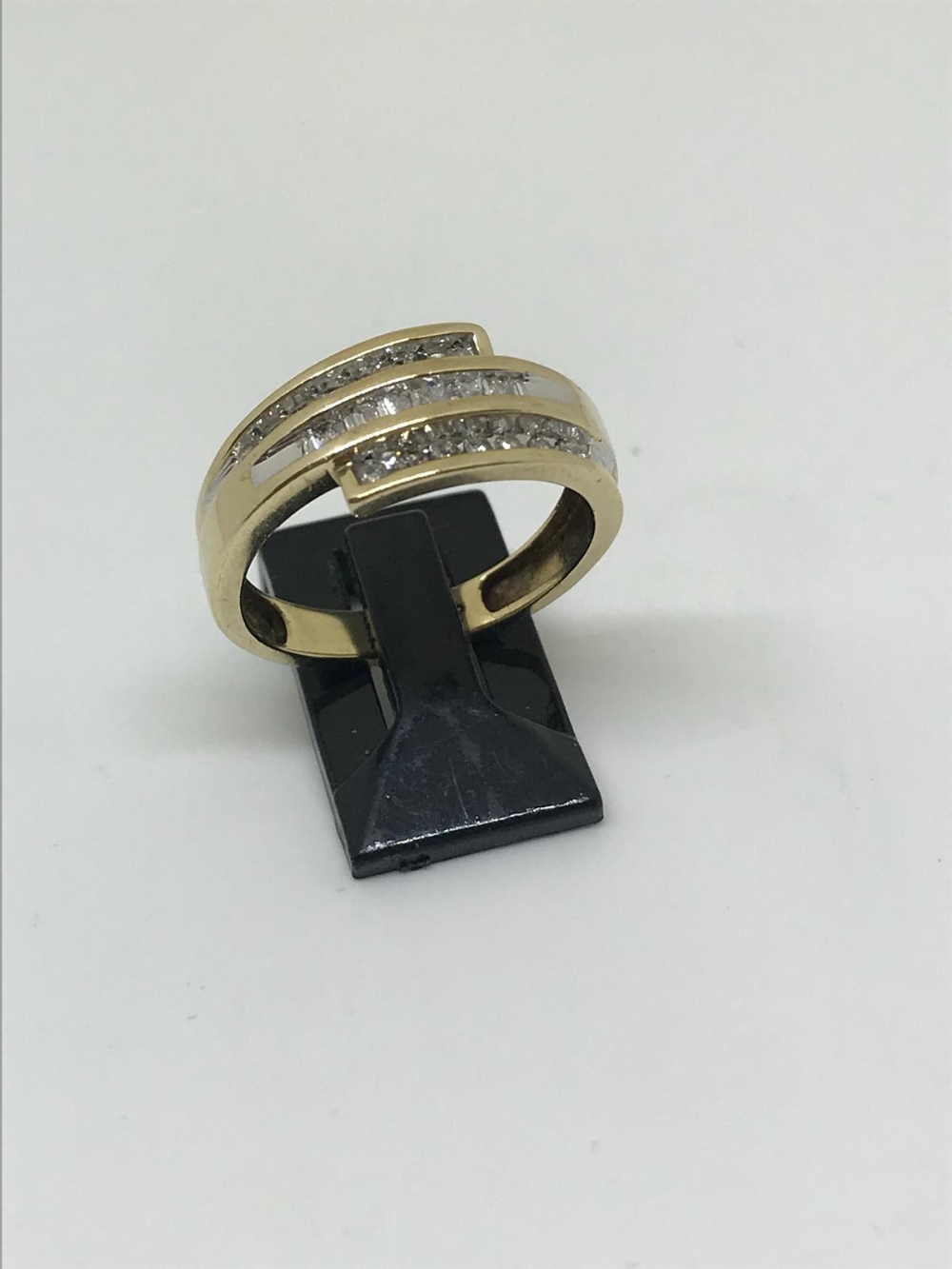 9ct gold diamond ring