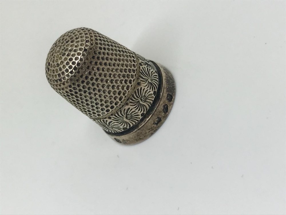 Silver thimble - Image 2 of 2