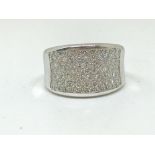 Gents 18ct white gold and diamond cigar ring