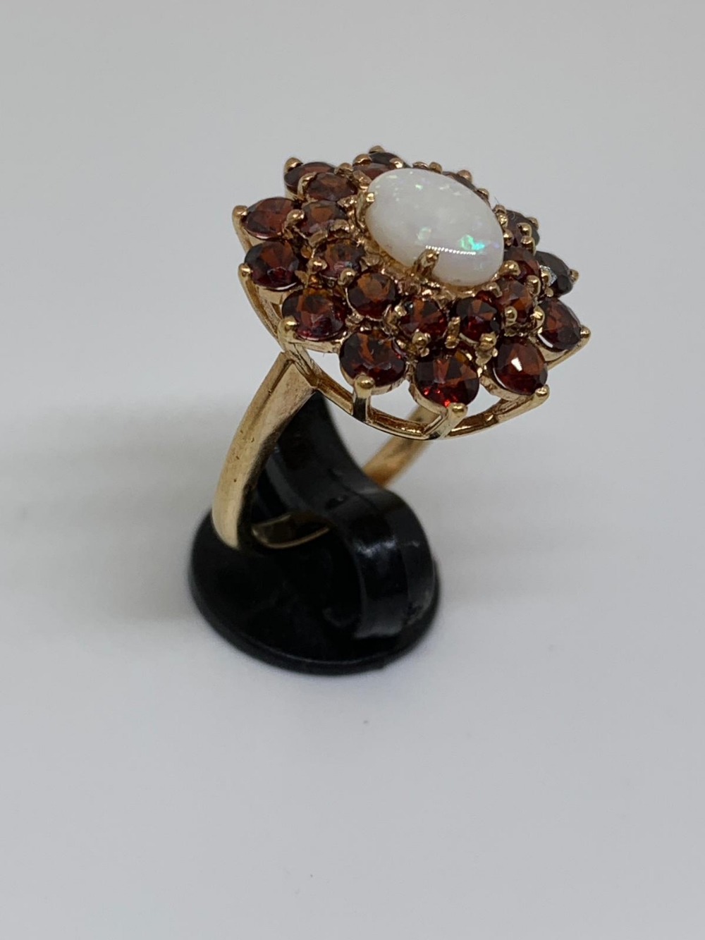9ct opal and garnet ring - Image 2 of 2