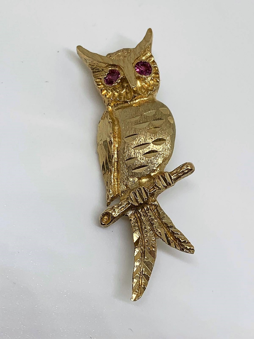 9ct gold owl brooch