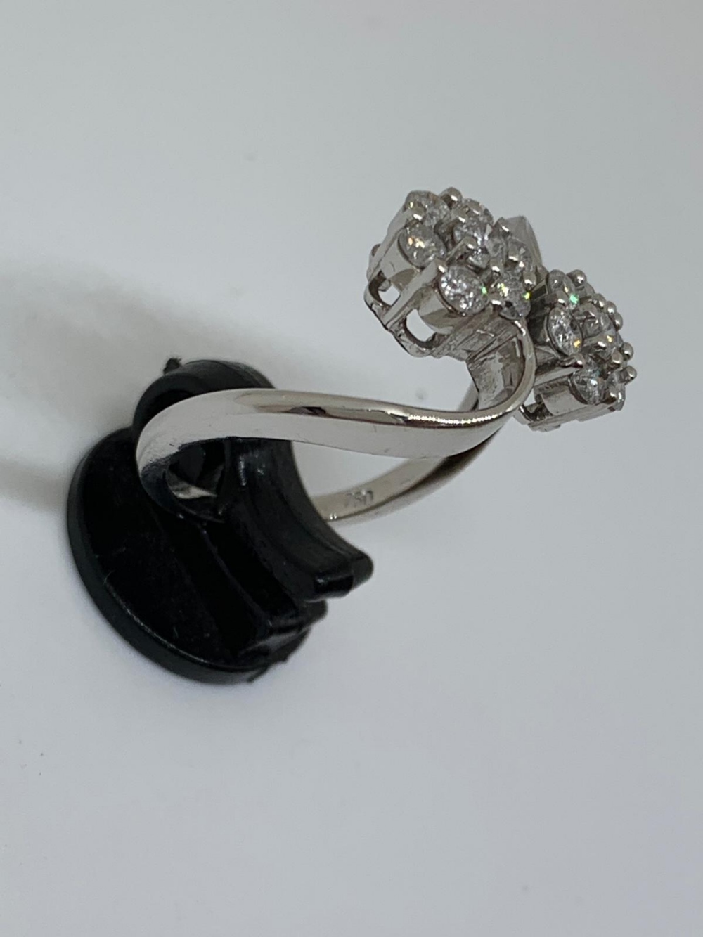 18ct white gold diamond ring - Image 3 of 3