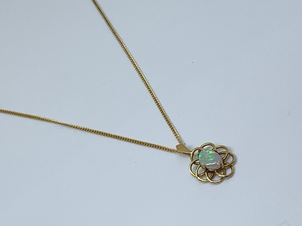 9ct gold opal pendant and chain
