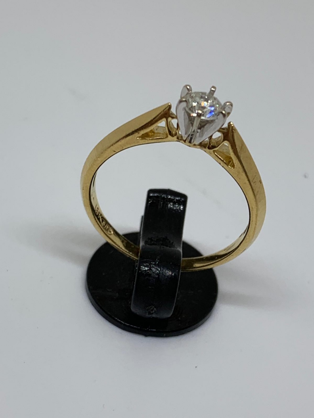 18ct gold diamond solitaire ring