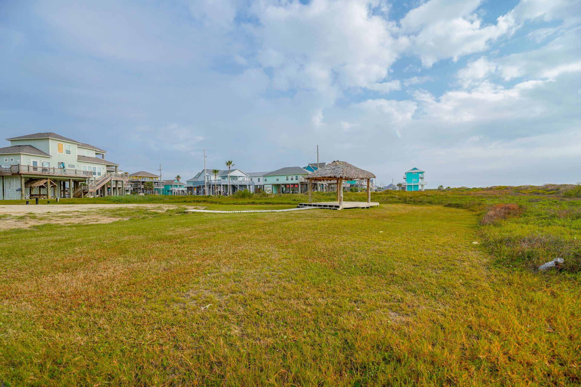 Huge Gulf Front Lot in Crystal Beach - Image 17 of 32