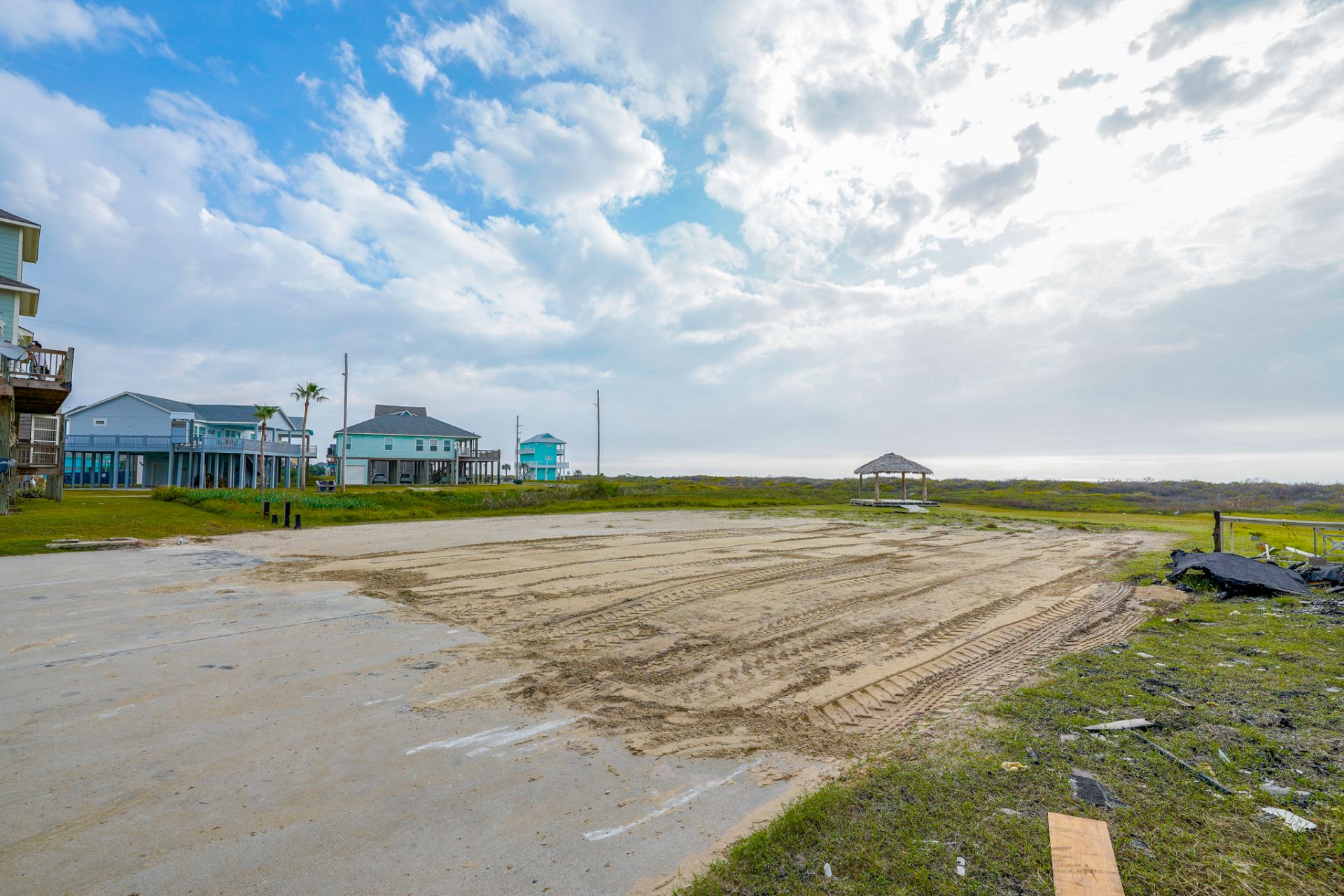 Huge Gulf Front Lot in Crystal Beach - Image 30 of 32