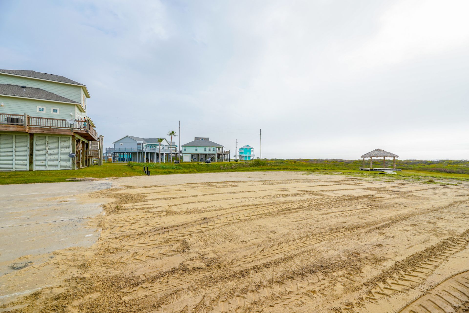 Huge Gulf Front Lot in Crystal Beach - Image 6 of 32