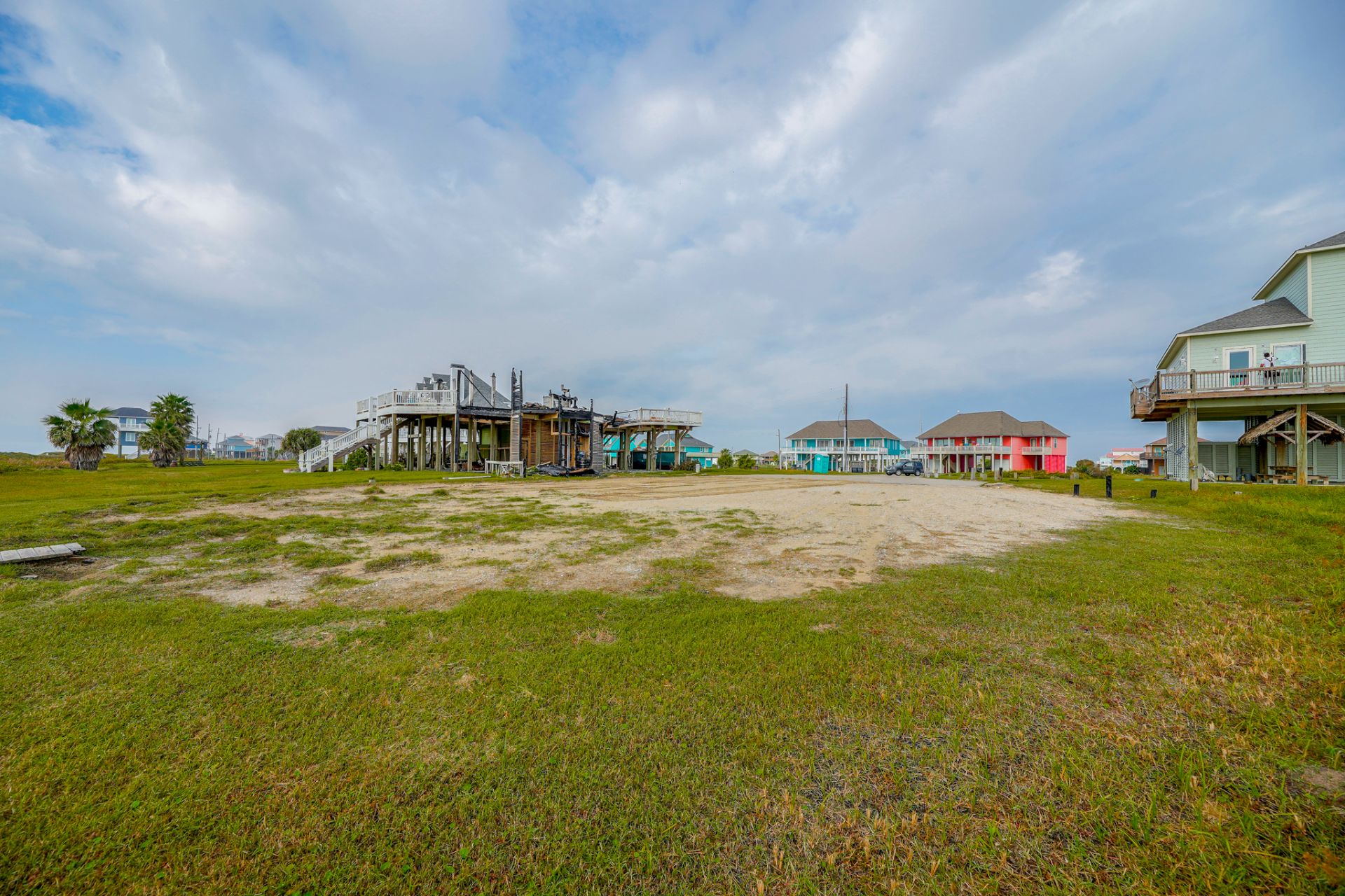 Huge Gulf Front Lot in Crystal Beach - Image 25 of 32