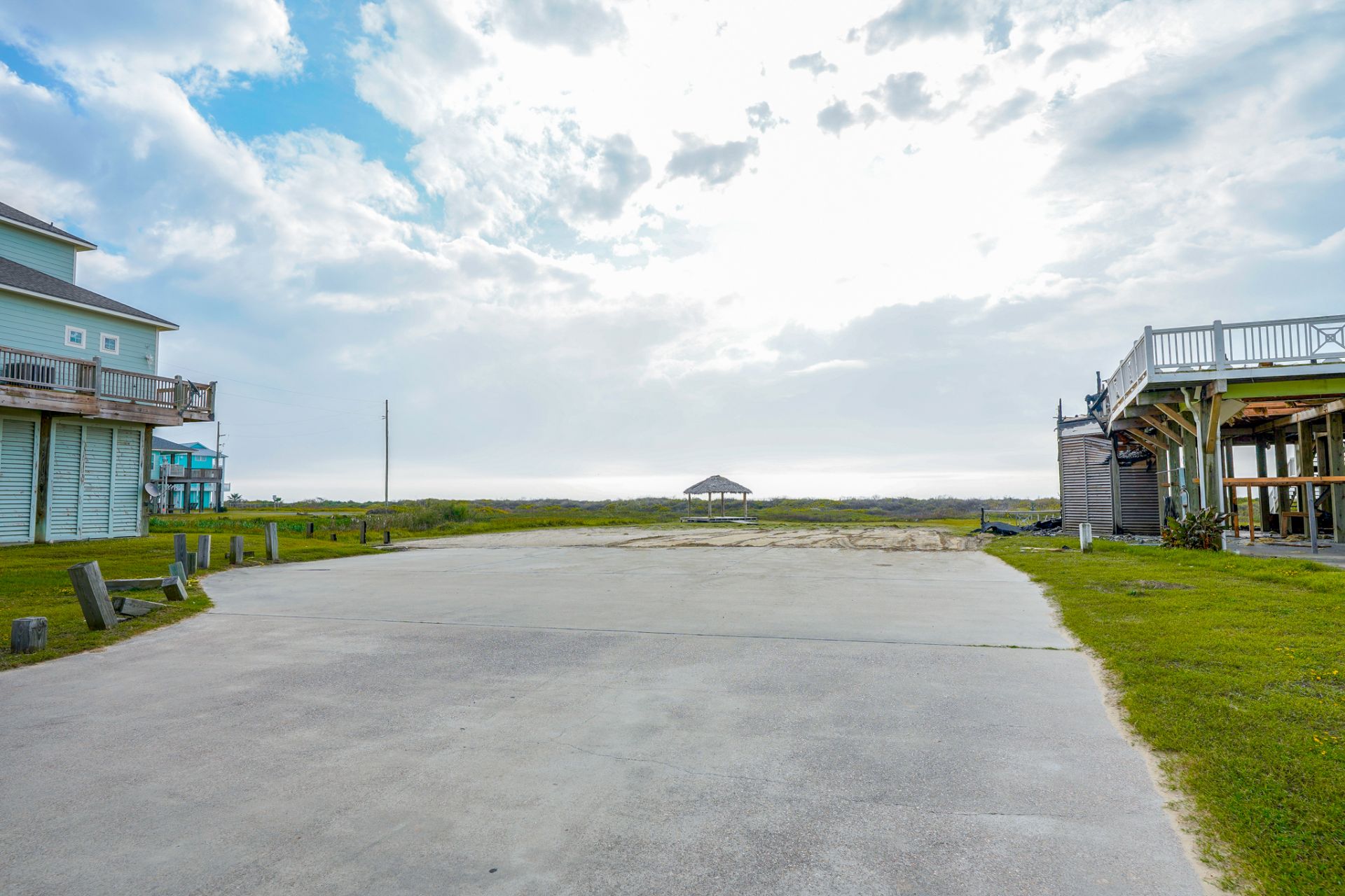 Huge Gulf Front Lot in Crystal Beach - Image 31 of 32