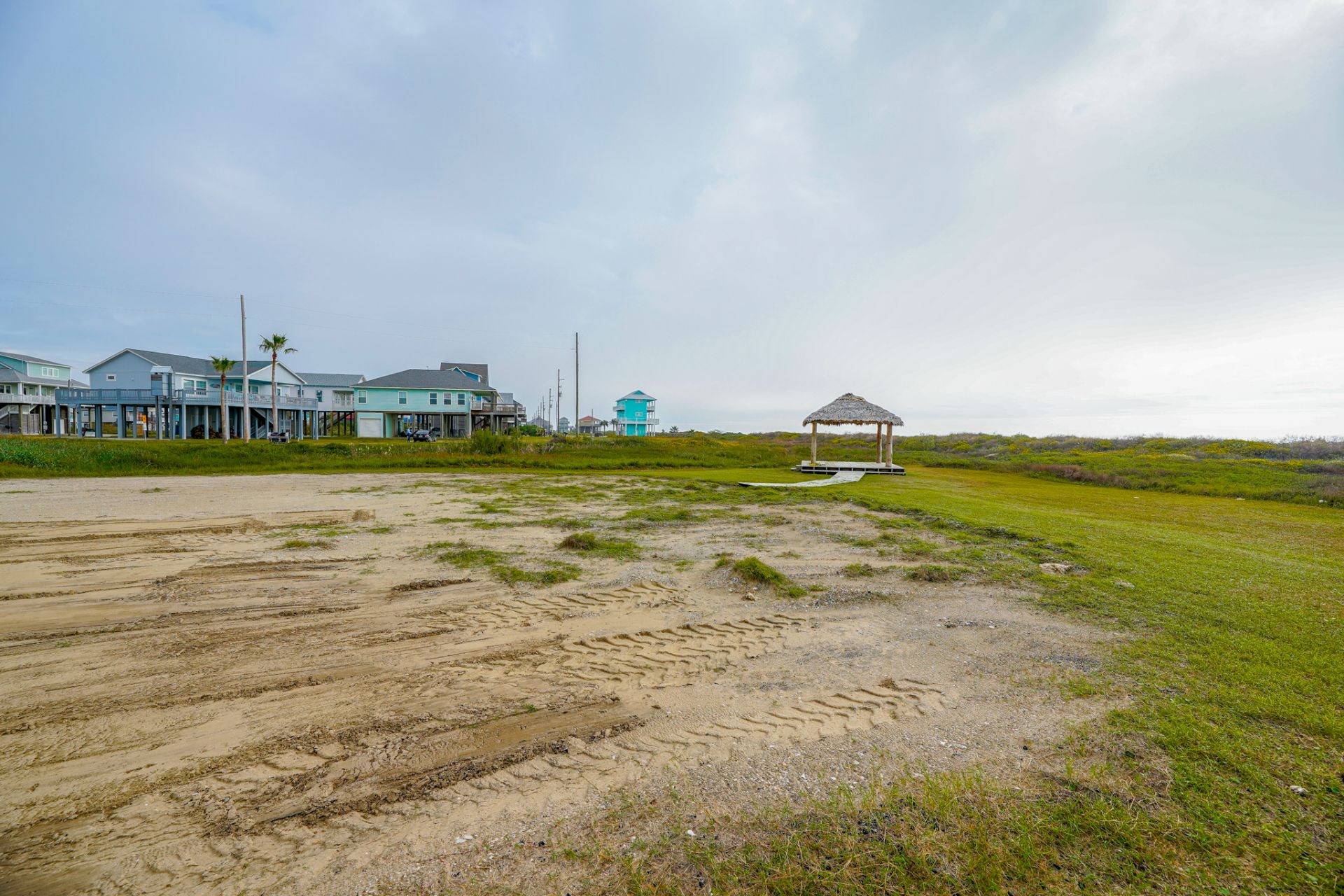 Huge Gulf Front Lot in Crystal Beach - Image 11 of 32