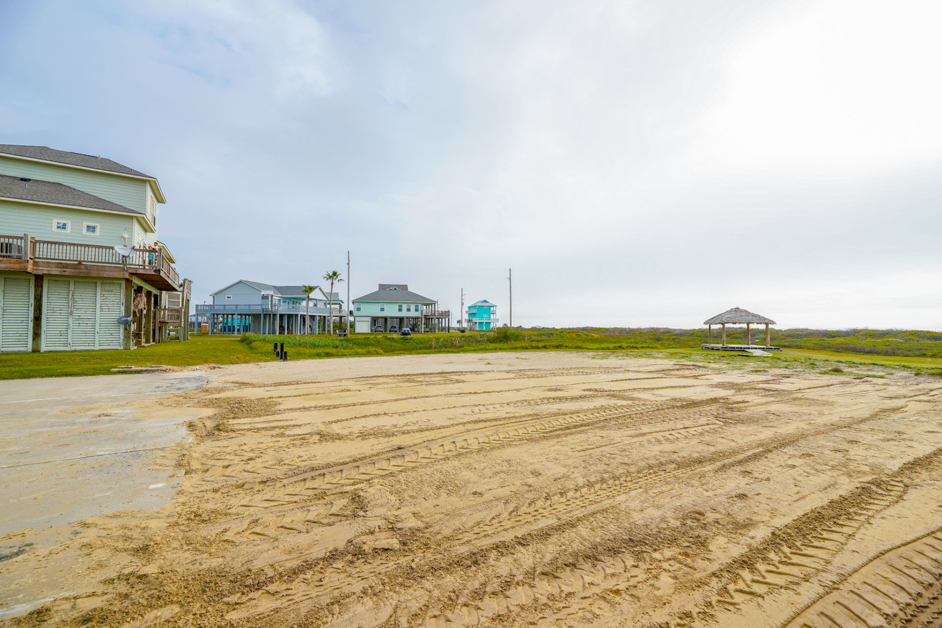 Huge Gulf Front Lot in Crystal Beach - Image 5 of 32