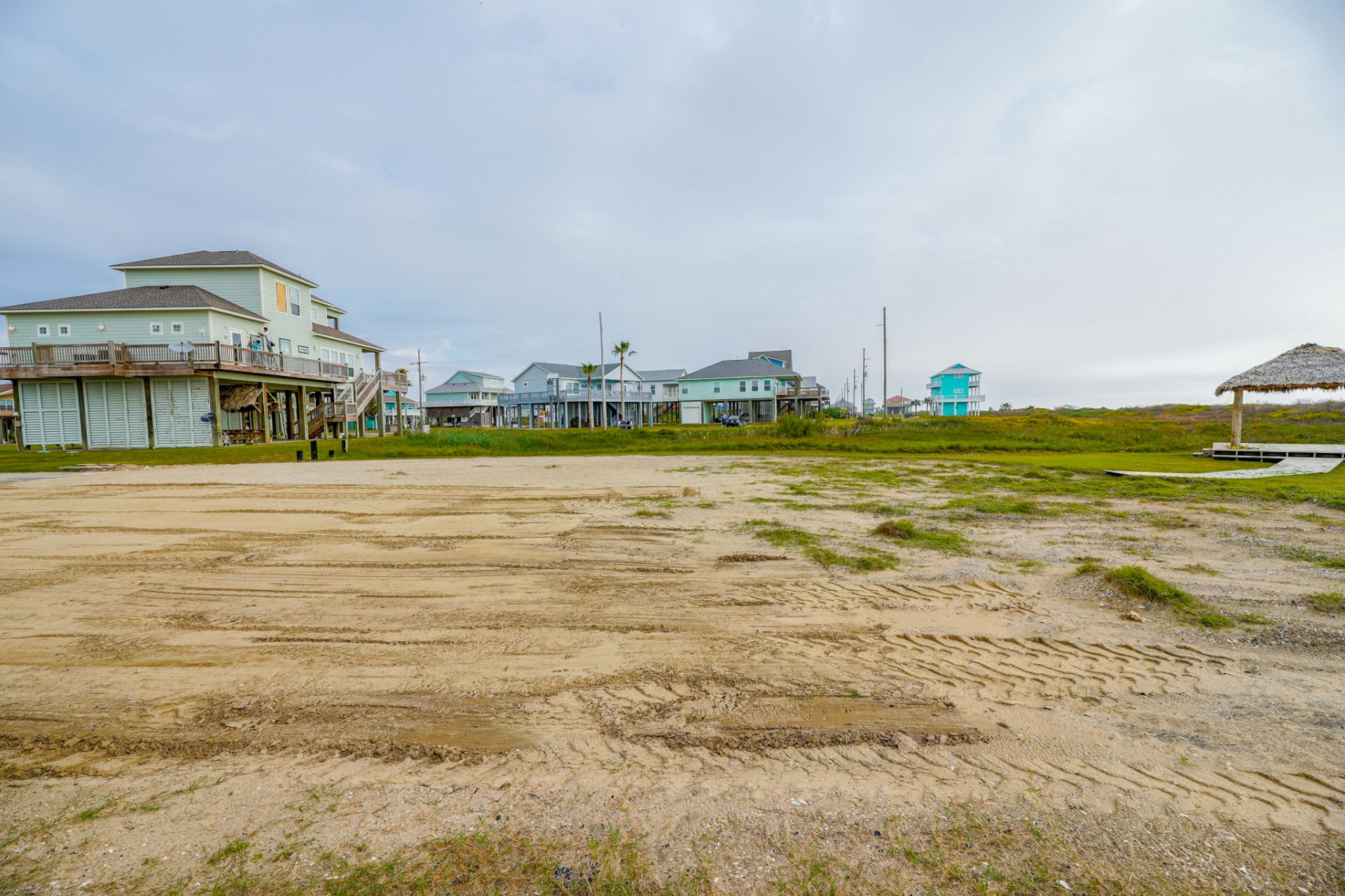 Huge Gulf Front Lot in Crystal Beach - Image 12 of 32