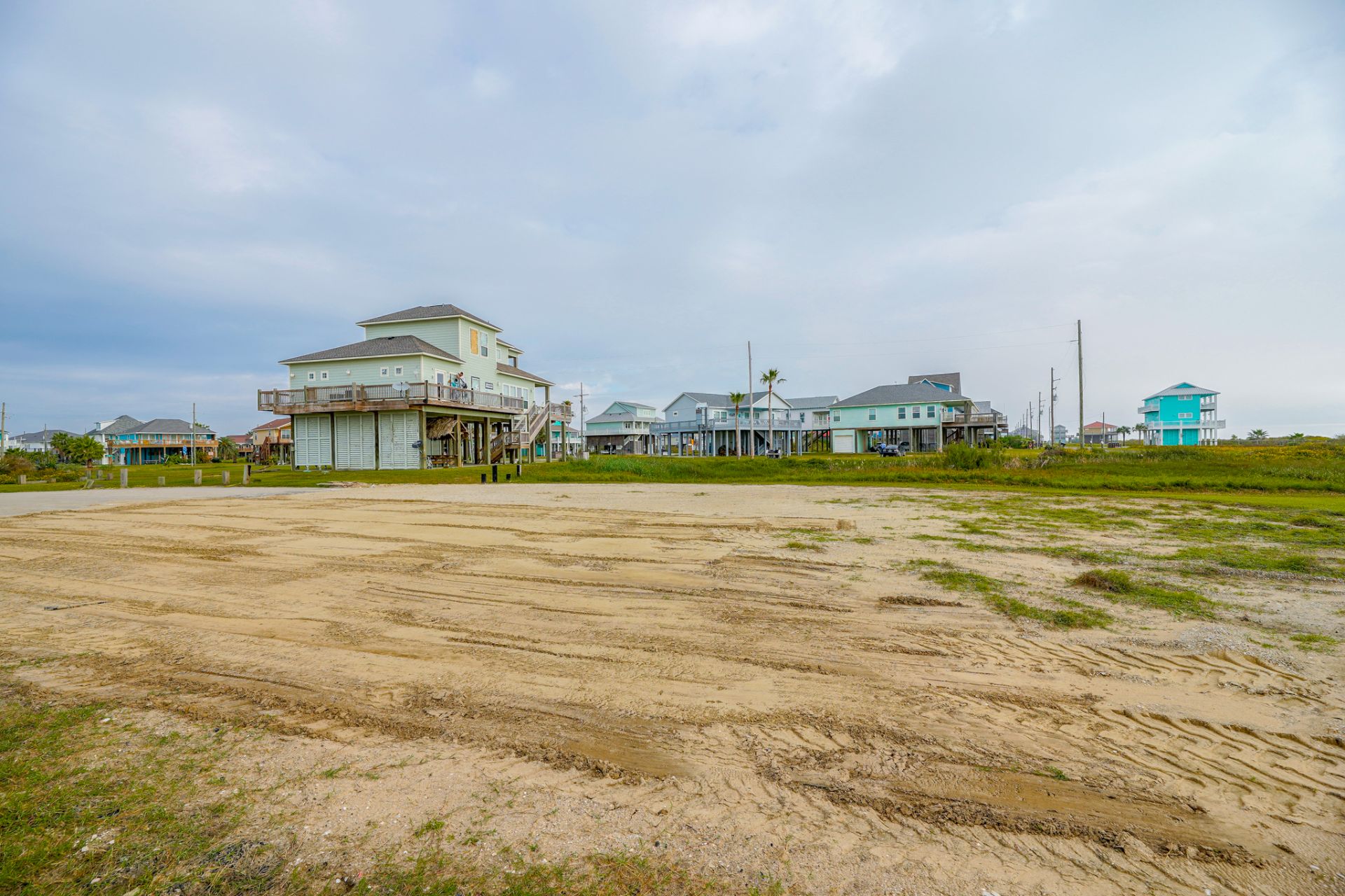 Huge Gulf Front Lot in Crystal Beach - Image 9 of 32