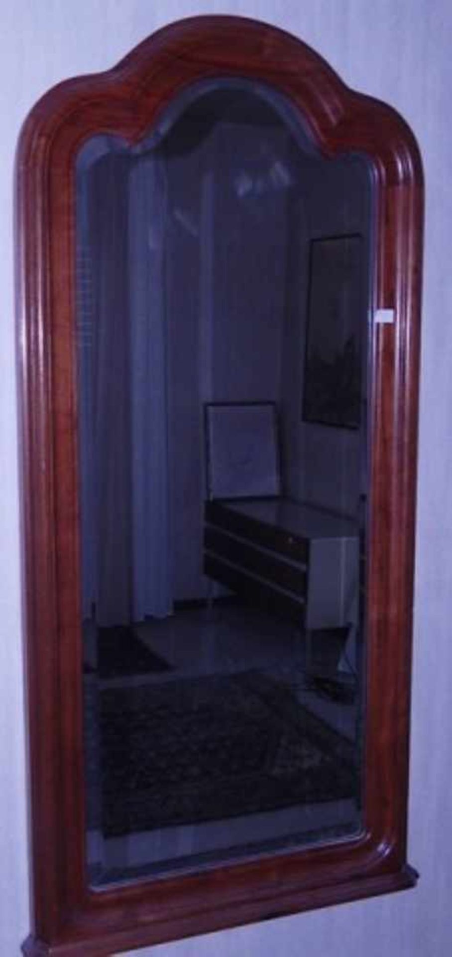 Wandspiegel, leicht geschwungen, Mahagoni, ca.125x60cm (HxB)