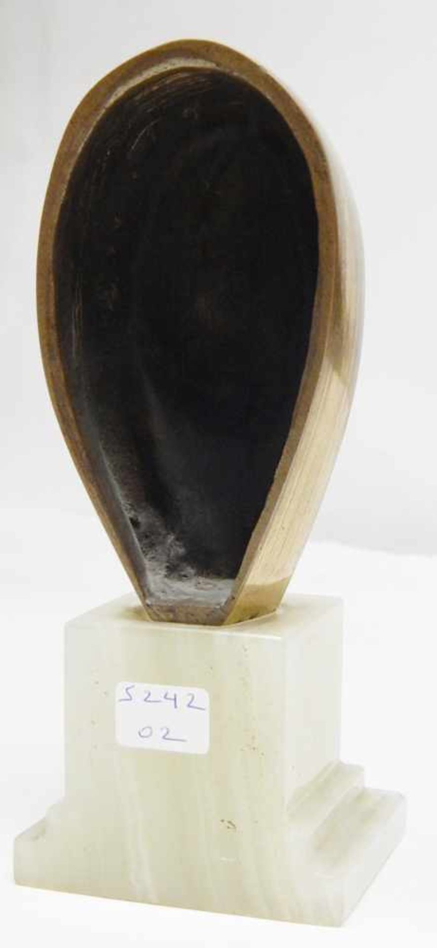 Skulptur "Frau mit Schleier", Bronze, monogrammiert FS, auf Onixsockel montiert, Höhe ca.10, 5cm - Image 4 of 4