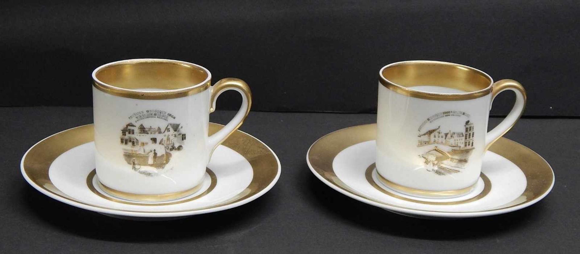 Paar Kaffeetassen mit Unterteller, reiche Goldbemalung, Belgien, zusammen