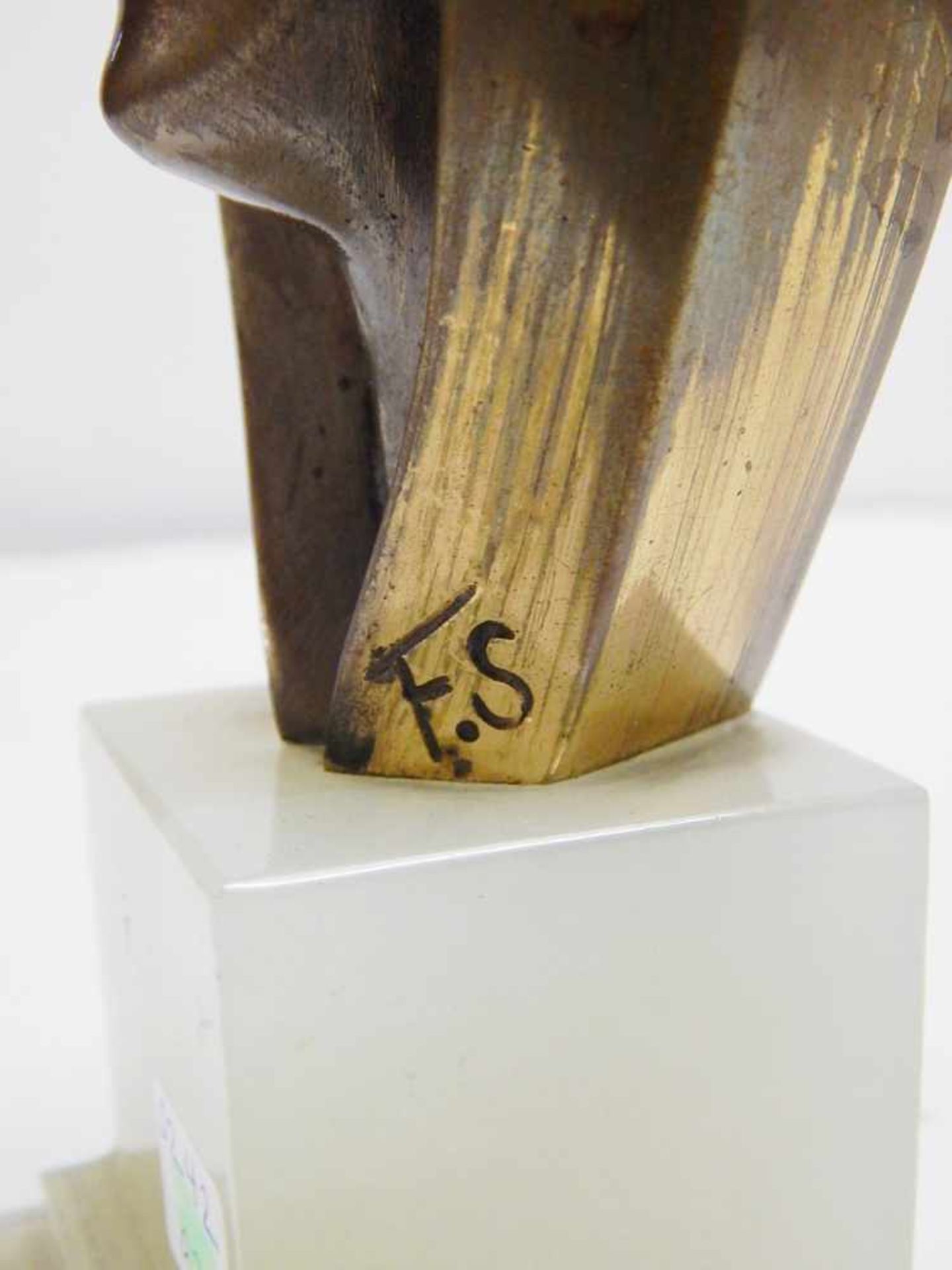 Skulptur "Frau mit Schleier", Bronze, monogrammiert FS, auf Onixsockel montiert, Höhe ca.10, 5cm - Bild 3 aus 4