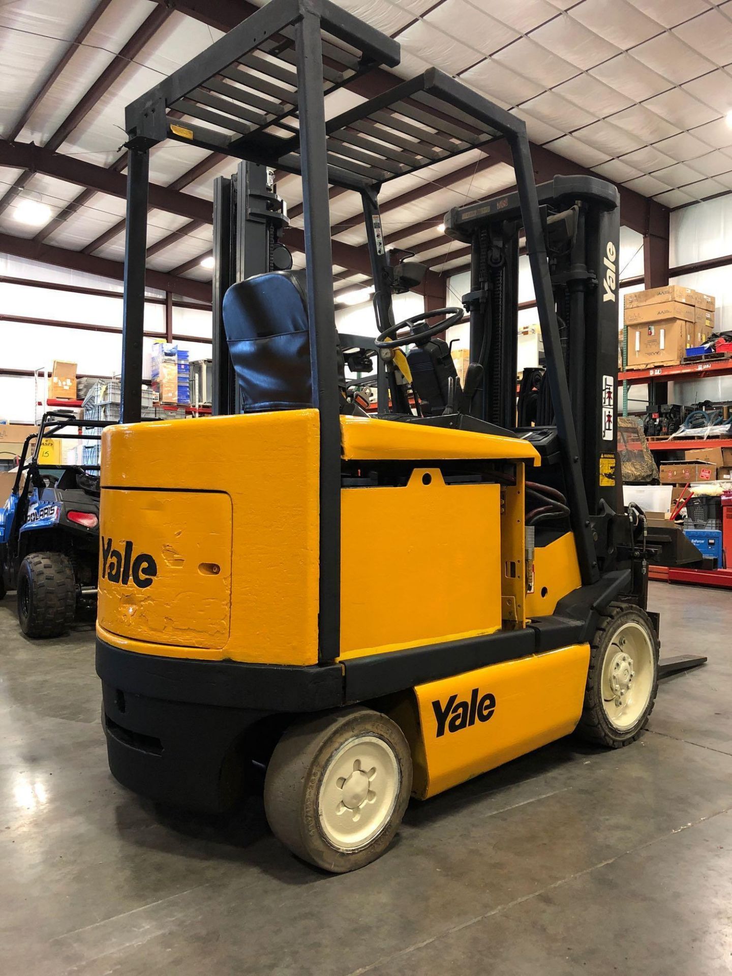 YALE ELECTRIC FORKLIFT MODEL ERC050, - Image 4 of 11