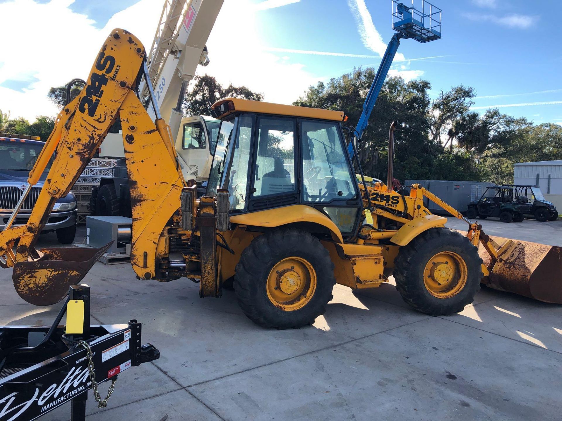 JCB 214S SERIES 3 ENCLOSED CAB BACKHOE - Image 4 of 14