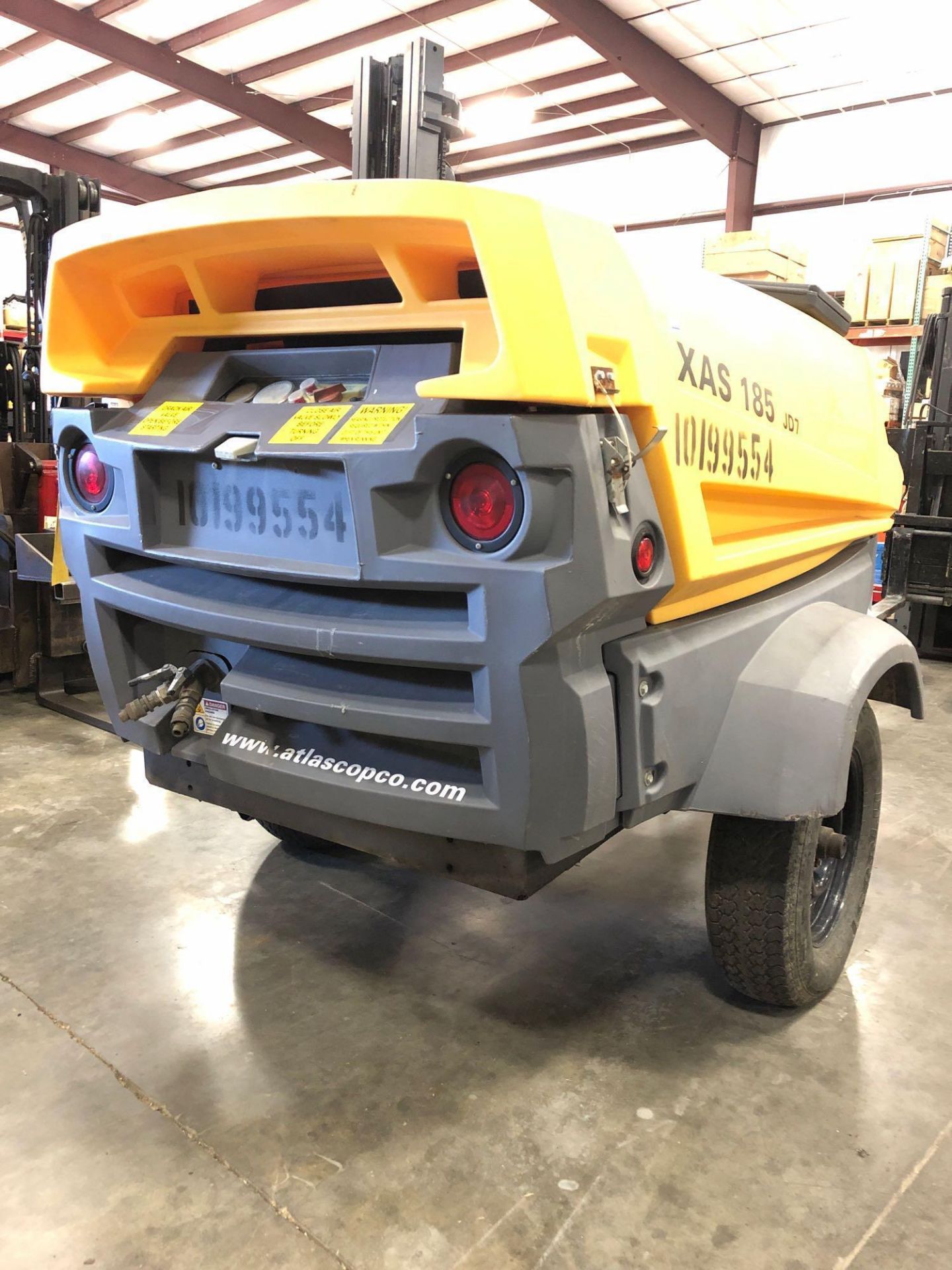 2013 ATLAS COPCO TRAILER MOUNTED AIR COMPRESSOR - Image 3 of 7