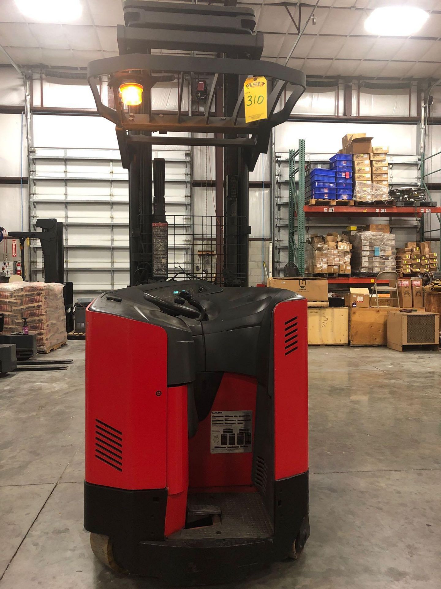 RAYMOND ELECTRIC FORKLIFT MODEL 740 R45TT, APPROX. 4,500 LB CAPACITY, TILT, REACH, BUILT IN SCALE - Image 3 of 7