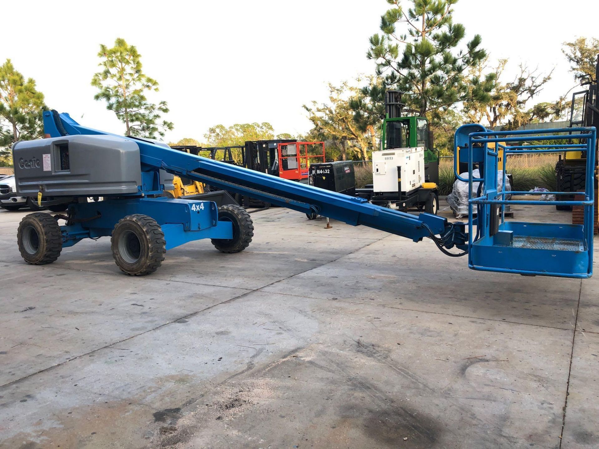 2007 GENIE S-40 DIESEL MAN LIFT, 4X4 - Image 2 of 10