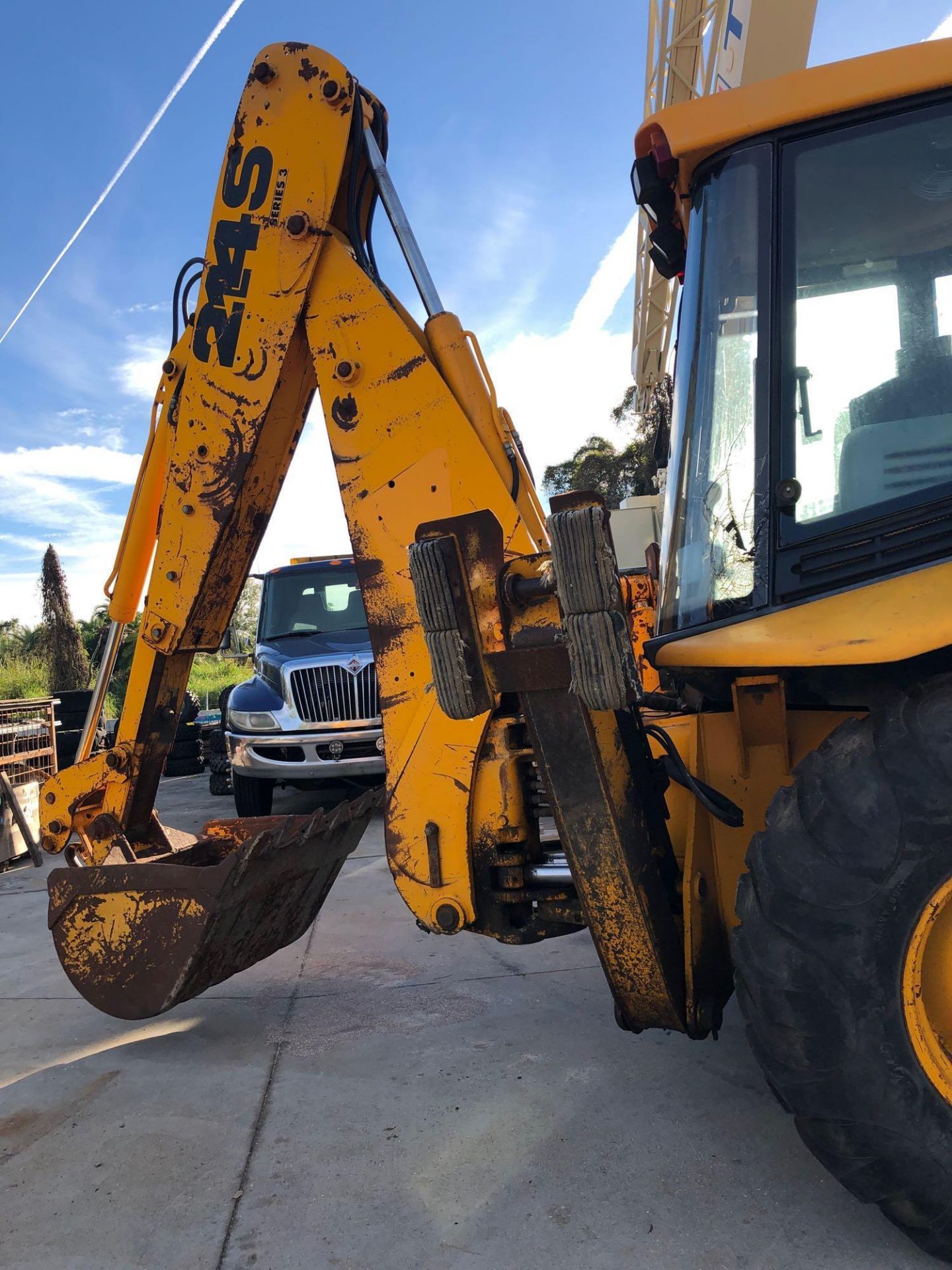 JCB 214S SERIES 3 ENCLOSED CAB BACKHOE - Image 6 of 14