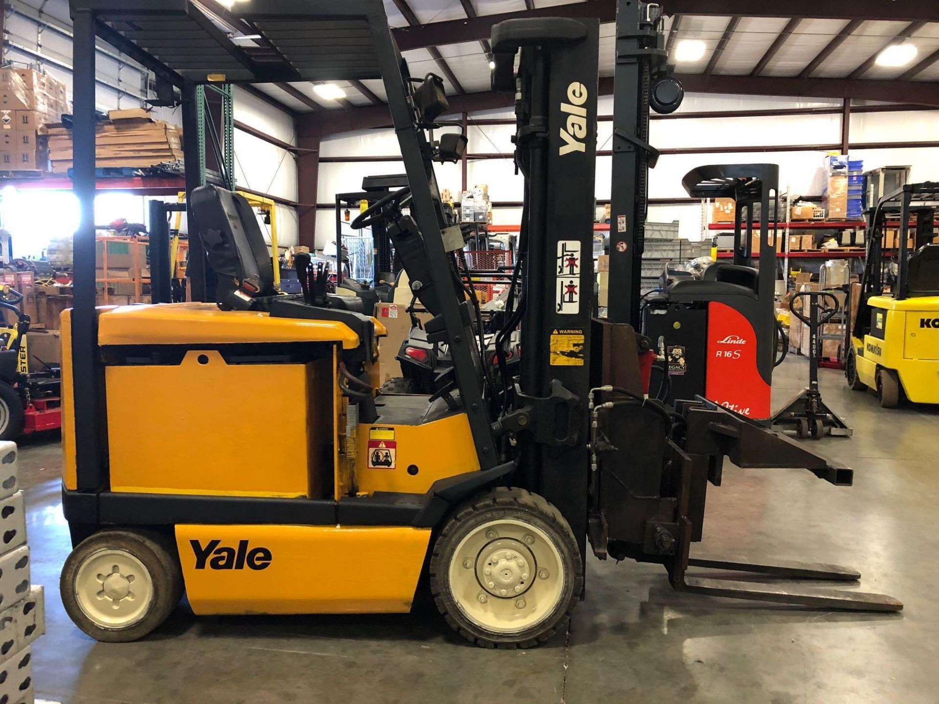 YALE ELECTRIC FORKLIFT MODEL ERC050, - Image 3 of 11