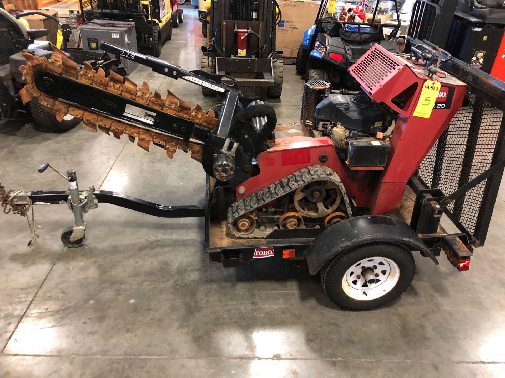 TORO TRX20 WALK-BEHIND CRAWLER TRENCHER - Image 5 of 6