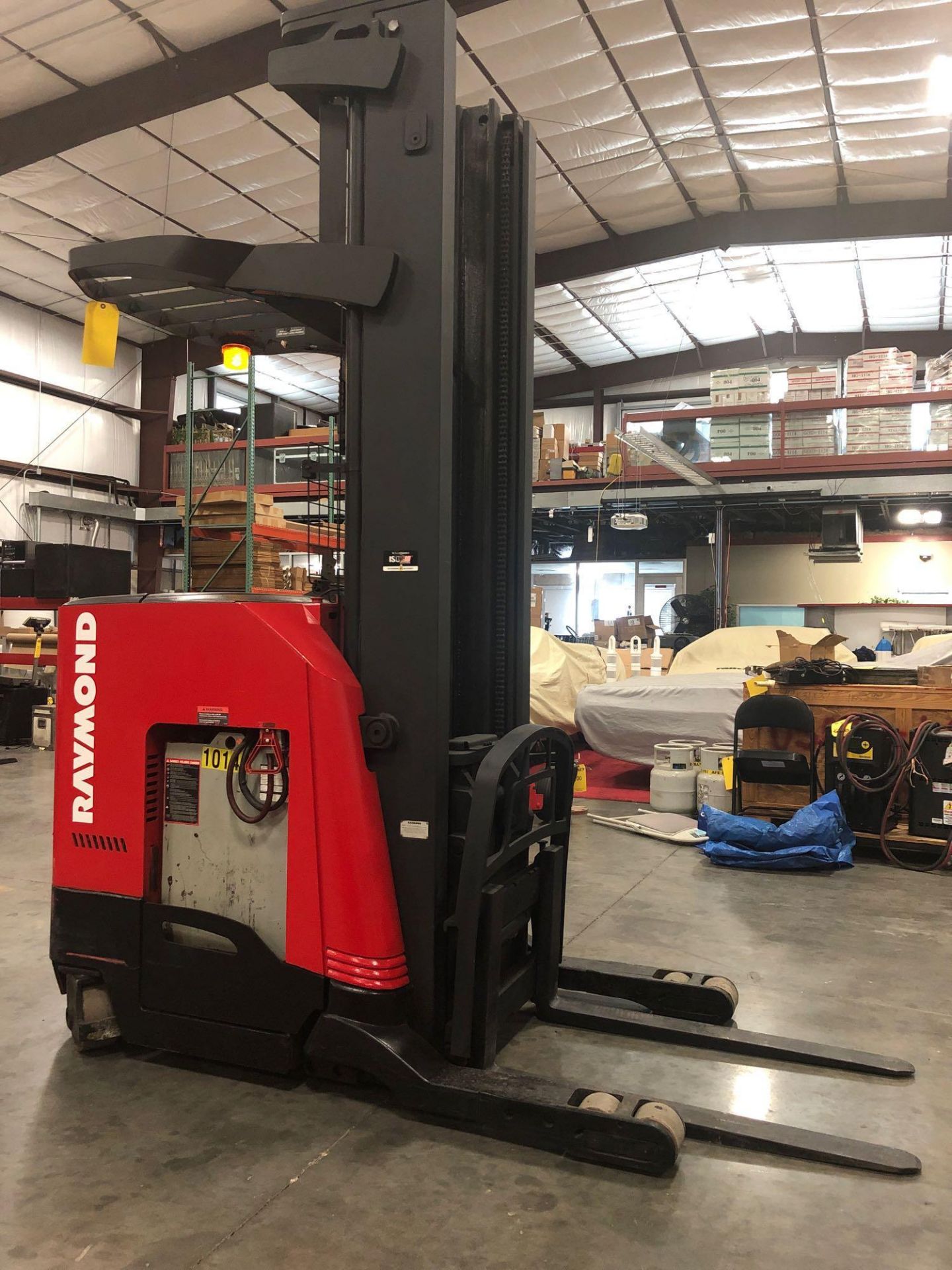 RAYMOND ELECTRIC FORKLIFT MODEL 740 R45TT, APPROX. 4,500 LB CAPACITY, TILT, REACH, BUILT IN SCALE