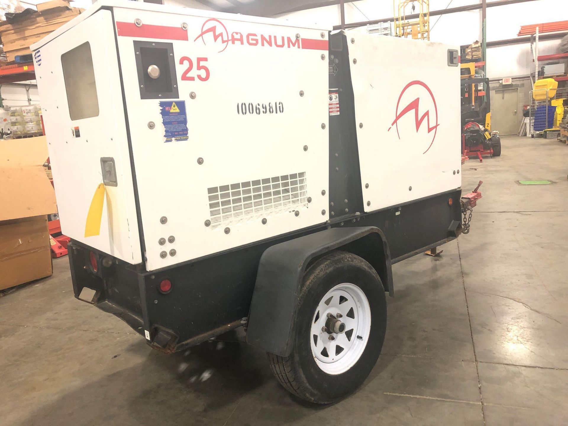 2011 MAGNUM PRO 25 TOW-BEHIND DIESEL GENERATOR MODEL MMG25FHI, 15KW/23KVA - Image 3 of 6